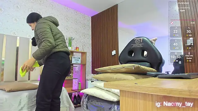 BLUE TAY1 online show from October 7, 2025, 11:55 am