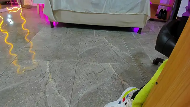 BLUE TAY1 online show from October 10, 2025, 11:33 am