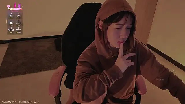 LilithCary online show from February 6, 2026, 7:54 pm