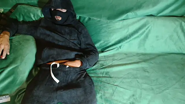 Snapshot of JUSTFORRICH chatting on January 12, 2026, 2:46 pm JUSTFORRICH online show from January 12, 2026, 2:46 pm