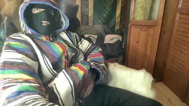 Snapshot of JUSTFORRICH chatting on December 21, 2025, 10:21 pm JUSTFORRICH online show from December 21, 2025, 10:21 pm