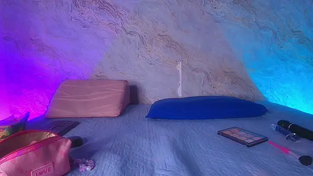 carol juicyy online show from November 13, 2025, 7:18 pm