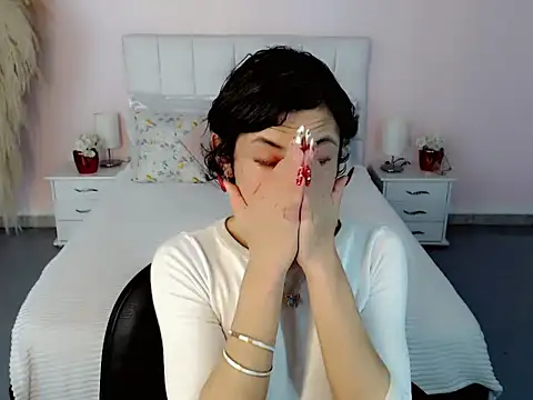 nathalialoes1 online show from October 25, 2025, 7:25 pm