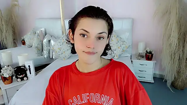 nathalialoes1 online show from December 14, 2025, 6:13 pm