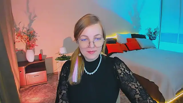 YourUniverser online show from November 4, 2025, 9:46 am