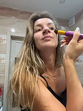 Snapshot of EvvaMur chatting on January 16, 2026, 2:04 am EvvaMur online show from January 16, 2026, 2:04 am