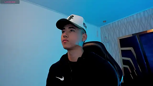 Snapshot of Draven_Marceaux chatting on November 10, 2025, 11:26 am Draven Marceaux online show from November 10, 2025, 11:26 am