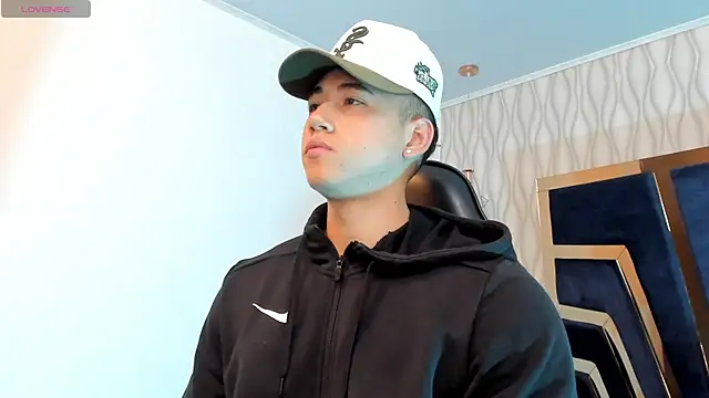 Snapshot of Draven_Marceaux chatting on October 20, 2025, 11:22 am Draven Marceaux online show from October 20, 2025, 11:22 am