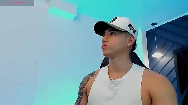 Snapshot of Draven_Marceaux chatting on November 29, 2025, 11:43 am Draven Marceaux online show from November 29, 2025, 11:43 am