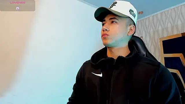 Snapshot of Draven_Marceaux chatting on October 18, 2025, 11:23 am Draven Marceaux online show from October 18, 2025, 11:23 am