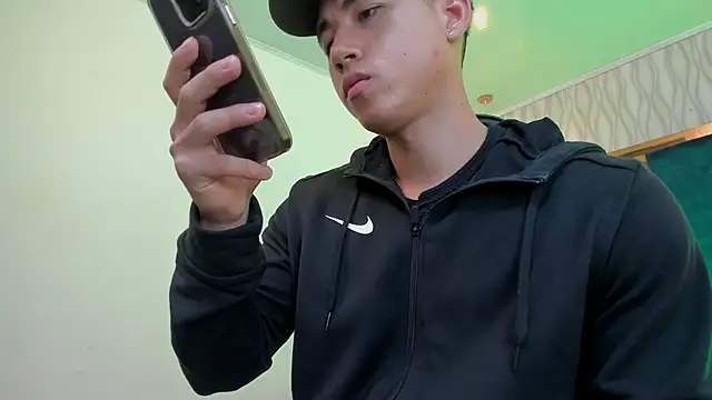 Snapshot of Draven_Marceaux chatting on October 13, 2025, 11:34 am Draven Marceaux online show from October 13, 2025, 11:34 am