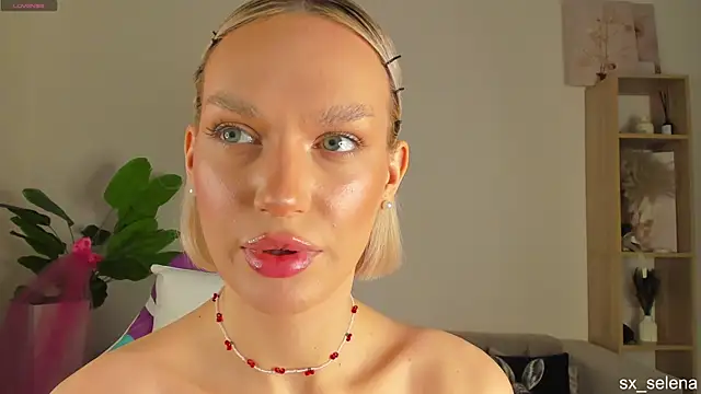 Ice Strawberry online show from March 26, 2026, 3:05 am