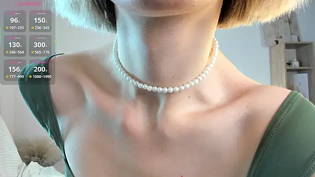 Snapshot of Ice_Strawberry chatting on November 28, 2025, 3:17 am Ice Strawberry online show from November 28, 2025, 3:17 am