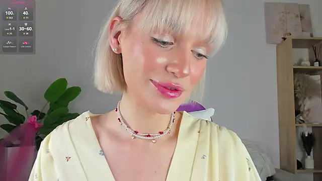 Ice Strawberry online show from March 27, 2026, 3:04 am