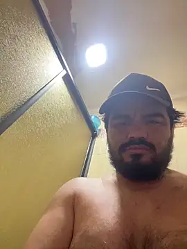 MichaelBear 21 online show from May 26, 2026, 11:41 am