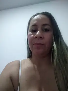 Snapshot of Nala1986 chatting on October 21, 2025, 1:27 am Nala1986 online show from October 21, 2025, 1:27 am