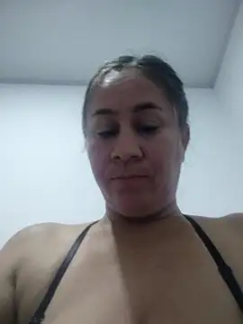 Snapshot of Nala1986 chatting on October 17, 2025, 2:37 am Nala1986 online show from October 17, 2025, 2:37 am