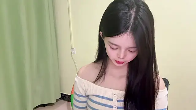 Nicole-13 online show from November 18, 2025, 11:24 am