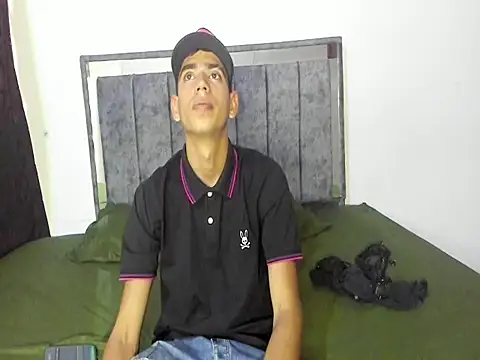 Snapshot of brian_sexlove chatting on September 13, 2025, 7:36 pm brian sexlove online show from September 13, 2025, 7:36 pm