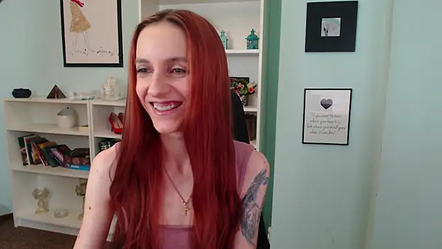 Julia Jae online show from October 28, 2025, 6:34 am