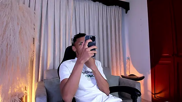 JulienSaint online show from March 16, 2026, 11:36 am