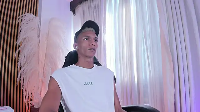 JulienSaint online show from October 28, 2025, 12:26 pm