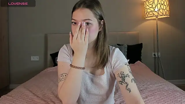 patriciapink online show from November 30, 2025, 9:54 am