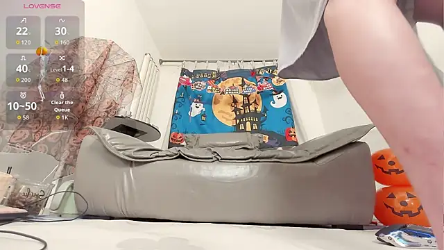 Snapshot of fox-yiyi chatting on October 25, 2025, 12:04 pm fox-yiyi online show from October 25, 2025, 12:04 pm