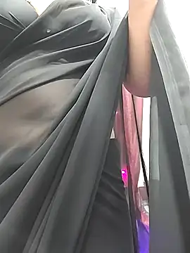 Snapshot of SEEMA_127 chatting on February 1, 2026, 5:27 am SEEMA 127 online show from February 1, 2026, 5:27 am