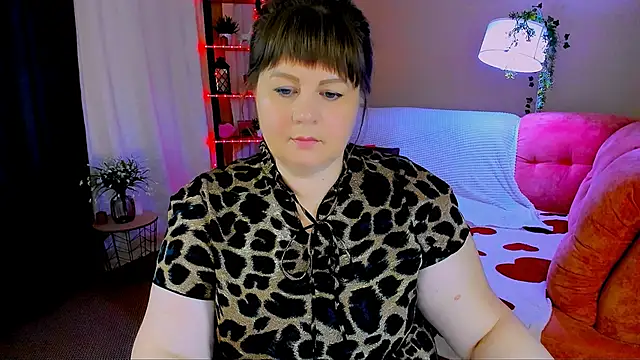 CrystaalStaar online show from May 28, 2026, 4:31 am