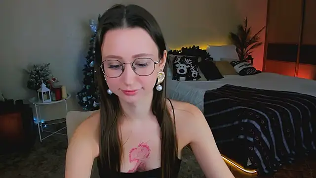 YourLovellyStory online show from December 19, 2025, 9:33 am