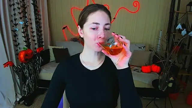 SensitiveSooul online show from November 3, 2025, 4:50 am