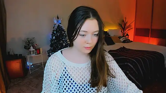 AlluringLookk online show from December 19, 2025, 4:53 pm