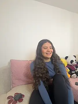 Emilyybennet  online show from October 22, 2025, 1:10 pm