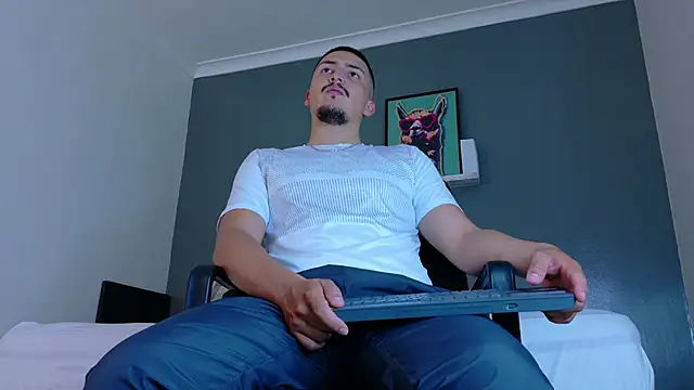 MrFox   online show from March 23, 2026, 7:25 pm