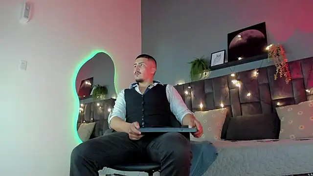 MrFox   online show from February 7, 2026, 7:33 pm