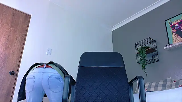 MrFox   online show from March 13, 2026, 10:37 pm