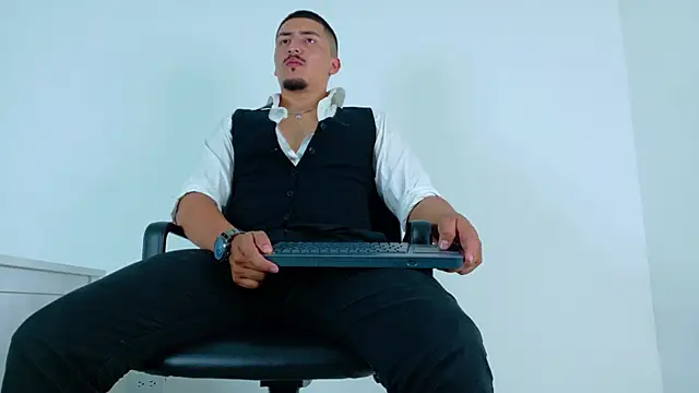 Snapshot of MrFox__ chatting on October 23, 2025, 7:23 pm MrFox online show from October 23, 2025, 7:23 pm