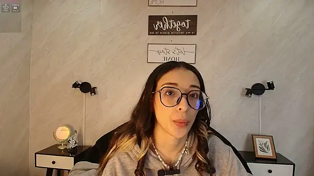 Emilia Bons online show from February 24, 2026, 1:56 pm