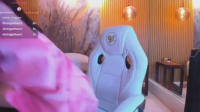 chloe murray online show from October 7, 2025, 7:31 am