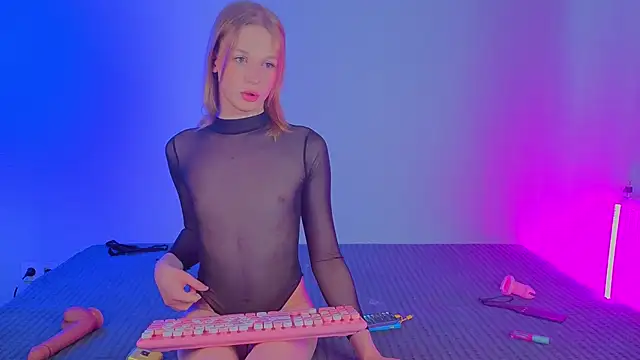 Olivia-Pink online show from March 24, 2026, 4:12 am