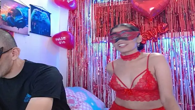 Snapshot of coplehot27 chatting on February 14, 2026, 4:07 pm coplehot27 online show from February 14, 2026, 4:07 pm