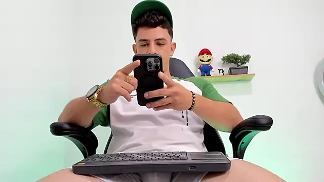 Mikecooper online show from October 24, 2025, 4:55 am