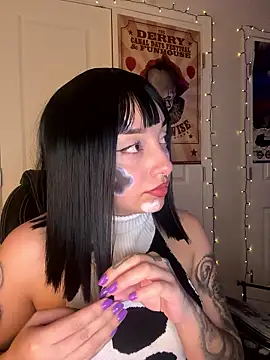 CharmingMaddie online show from January 15, 2026, 5:11 am