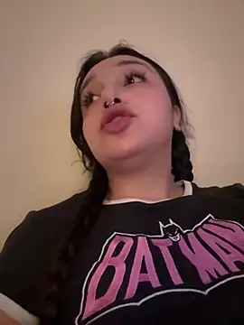 Snapshot of CharmingMaddie chatting on May 23, 2026, 5:06 am CharmingMaddie online show from May 23, 2026, 5:06 am