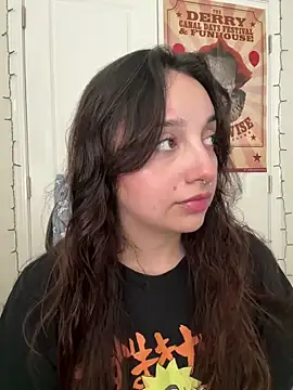 Snapshot of CharmingMaddie chatting on April 21, 2026, 5:41 pm CharmingMaddie online show from April 21, 2026, 5:41 pm