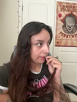 CharmingMaddie online show from March 22, 2026, 4:19 pm