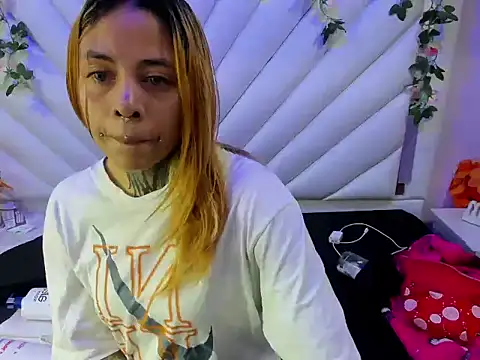 Sofii Anal  online show from September 23, 2025, 2:40 am