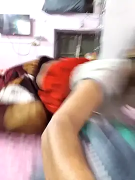 Love-pari077 online show from December 18, 2025, 11:52 pm