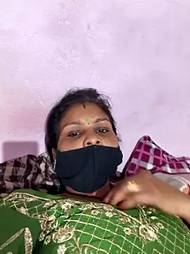 Love-pari077 online show from February 18, 2026, 5:49 am